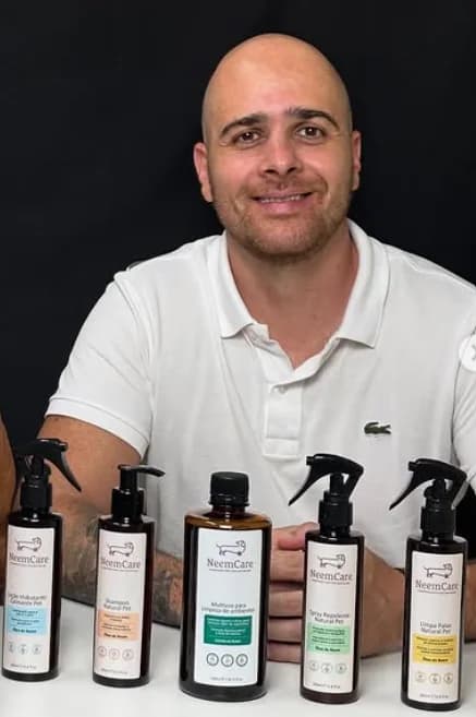 Foto de Dr. Luiz Henrique, da marca NeemCare